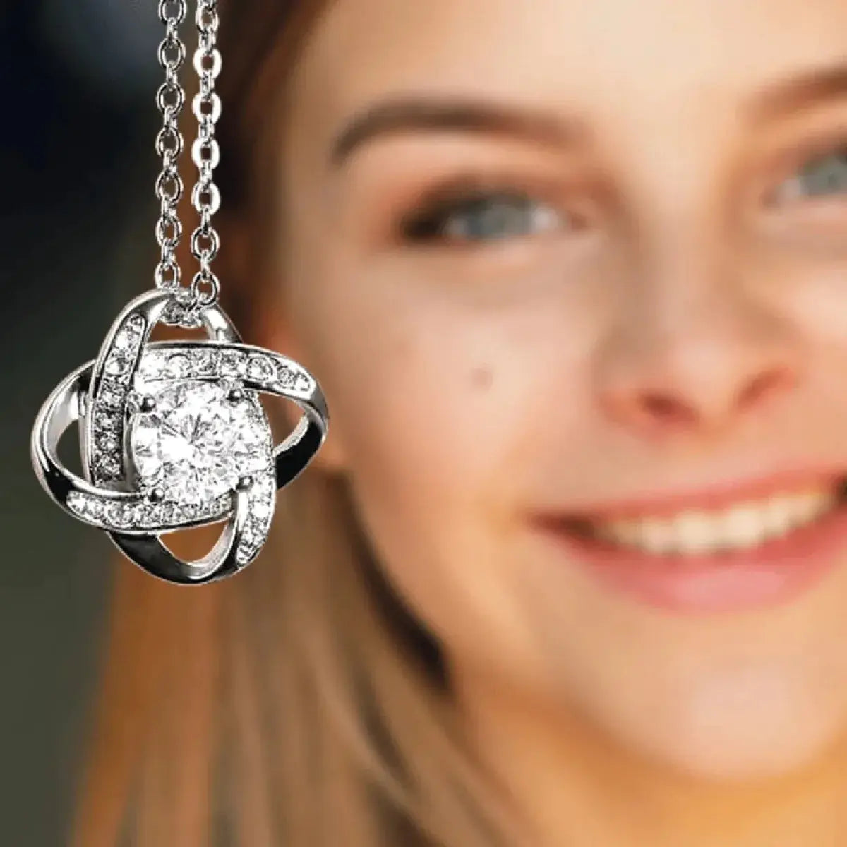 Elegant Heart Clavicle Chain – Gift for Daughter