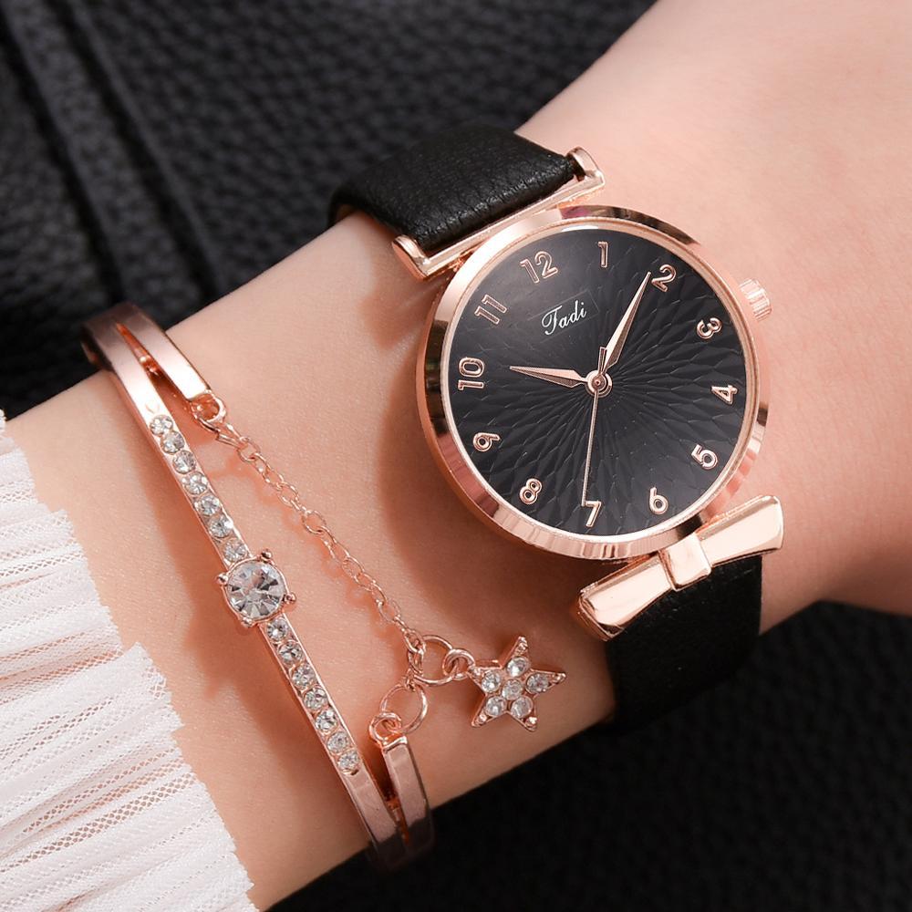 Women&#039;s Digital Watch Comes with Personalized Fashion Bracelet Gift Watch